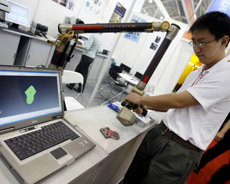 Govt ‘developing more attractive career paths’ for S’porean, PR engineers