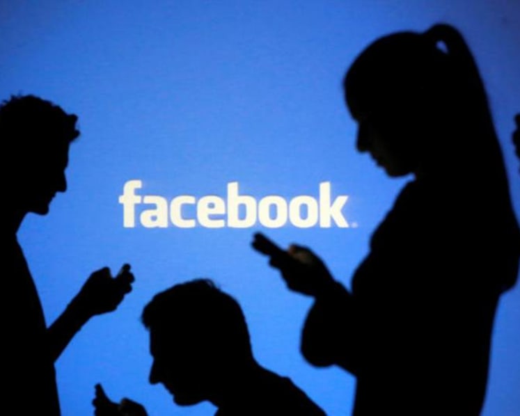Nightclub bouncer jailed, fined for tricking women into sending him nude photos on Facebook