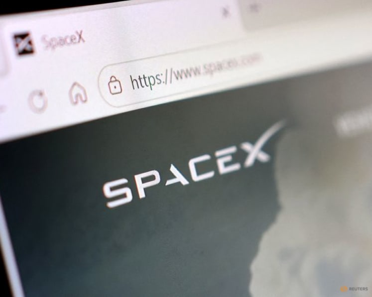 SpaceX aims to launch orbital AI computing tests by end of next year, sources say