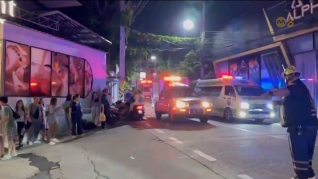 泰国芭提雅酒店楼顶突发大火 酿四人受伤