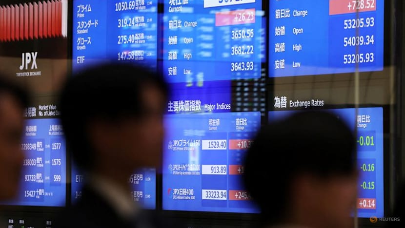 Foreign investors pour $18.65 billion into Japanese stocks on return after three weeks