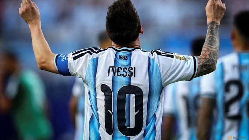 Argentina sings collective happy birthday to Messi