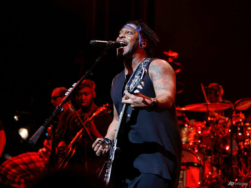 D’Angelo, Grammy-winning R&B singer who became an icon with Untitled (How Does It Feel), dies D’Angelo, Grammy-winning R&B singer who became an icon with Untitled (How Does It Feel), dies