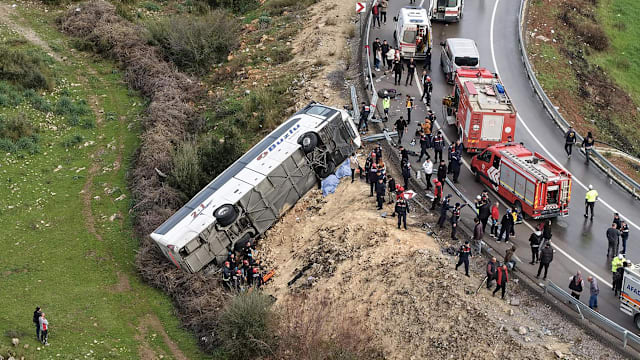 土耳其安塔利亚省巴士翻覆 九人死26人伤
