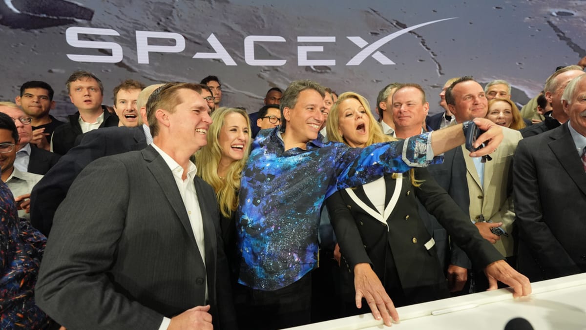 Wall Street climbs as SpaceX shares launch, oil slides on Mideast deal hopes