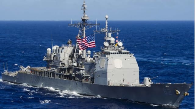两艘美国军舰据报正穿越台湾海峡的国际水域