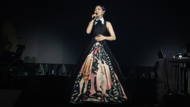 百变杨千嬅新加坡开唱　话不多，都在歌里了