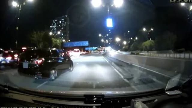 狮城车为避新山车龙 多次乱插队累他人出车祸