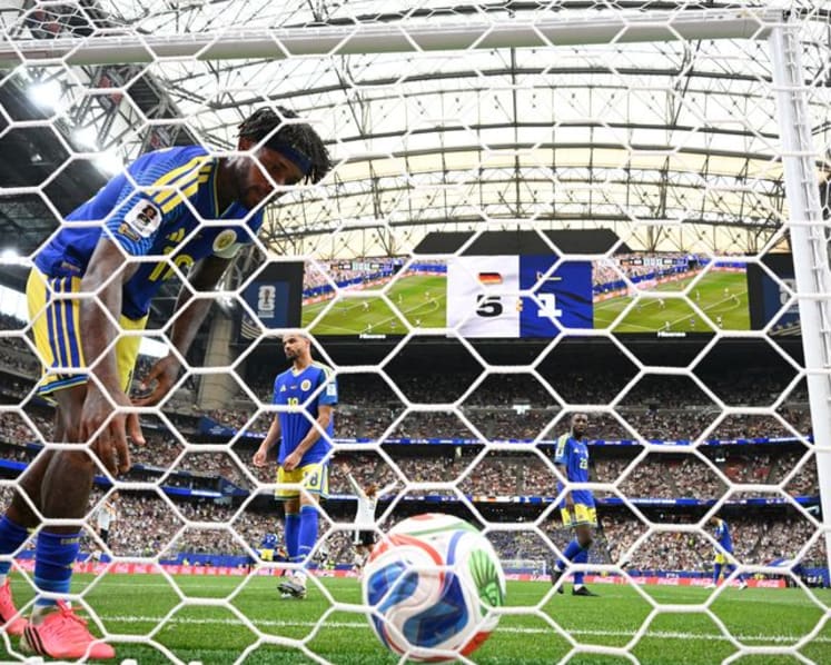 Curacao can still enjoy beautiful World Cup, says Advocaat
