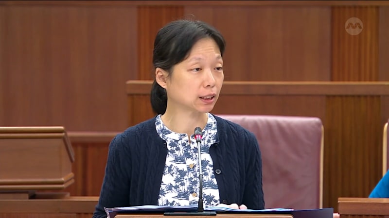 Jasmin Lau on Posting Group banding