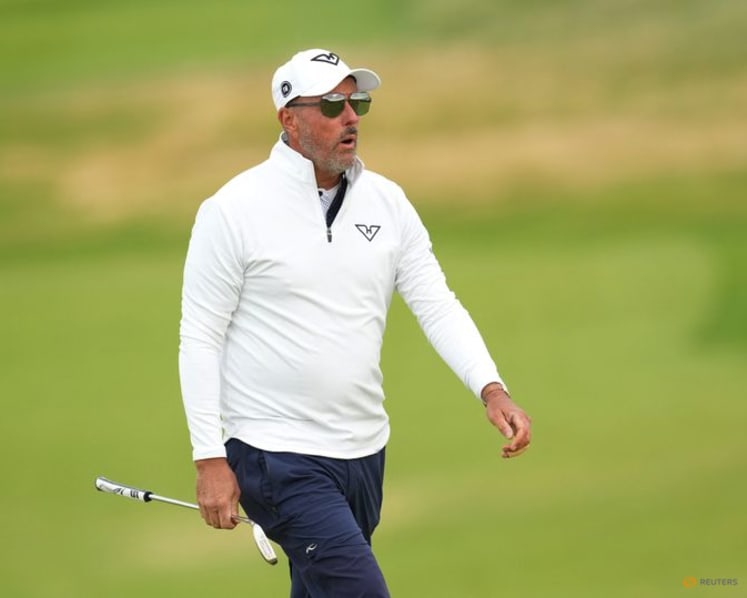 Mickelson withdraws from PGA Championship for family health reasons