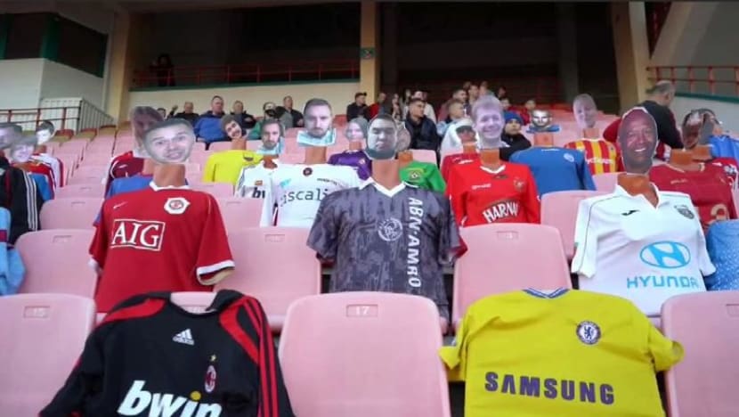 Kelab bola sepak Belarus ganti penonton dengan patung berjersi Kelab bola sepak Belarus ganti penonton dengan patung berjersi