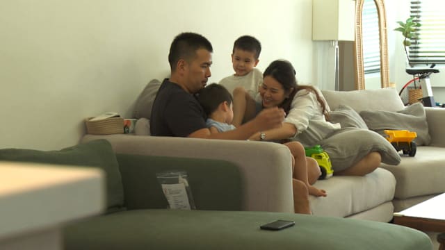 专家建议建立整体体系  帮助父母减轻育儿压力