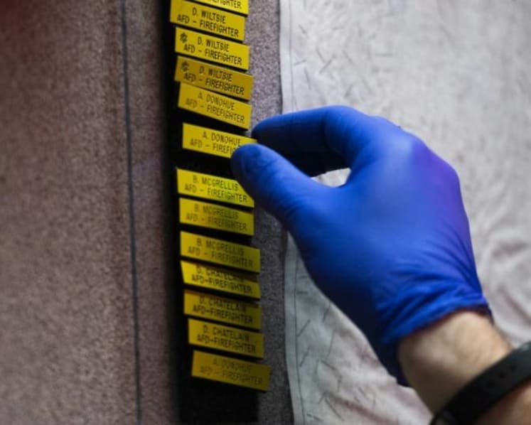 Thieves take US$1 million worth of gloves meant for Florida hospitals