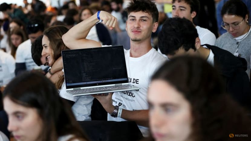 Portuguese school sets world record for largest programming lesson Portuguese school sets world record for largest programming lesson
