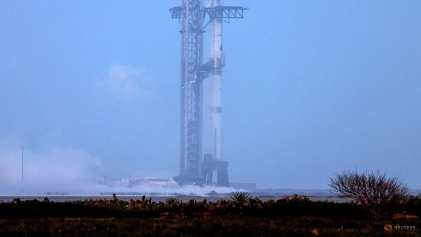 SpaceX postpones Starship test flight over unspecified ship issue SpaceX postpones Starship test flight over unspecified ship issue
