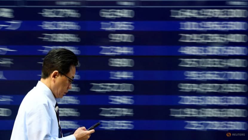 US stocks dip but bonds and the dollar bounce back amid pause in tariff turmoil US stocks dip but bonds and the dollar bounce back amid pause in tariff turmoilÂ