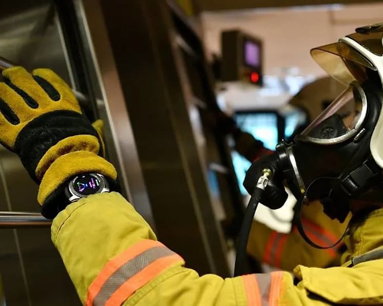 All SCDF frontliners to get smart watch by 2022; can send heart rate, location and ‘man-down’ alerts