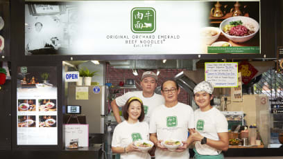 YouTuber And Ex-Pro Golfer Join Parents To Become Beef Noodle Hawkers