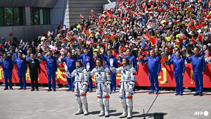 Chinese astronauts set to blast off for space station