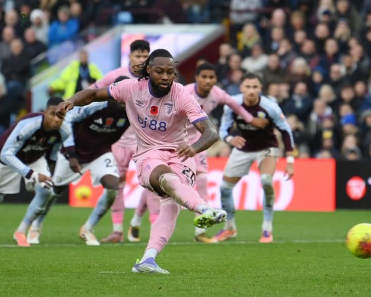 Man City outclass Liverpool to cut Arsenal's lead, Aston Villa on the up