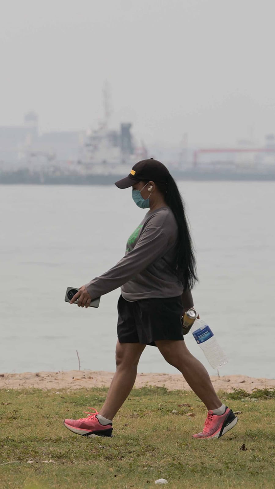 Haze pushes air quality across Singapore into unhealthy range for first time in 7 years