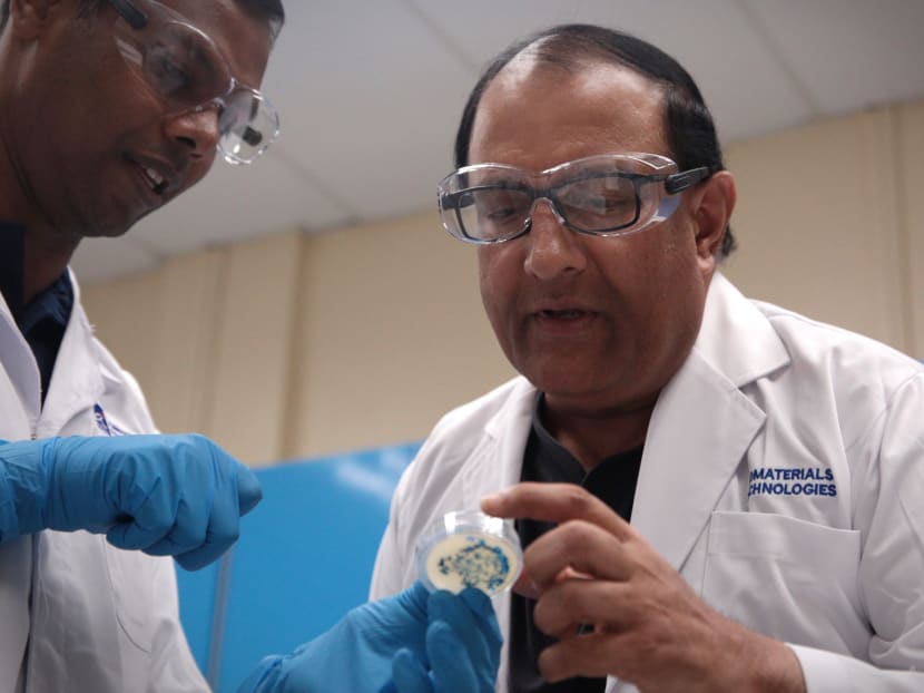Minister for Trade and Industry (Industry) S Iswaran visits Admaterials Technologies, an advanced materials-testing laboratory that specialises in the testing of construction materials, on Thursday. Photo: Jason Quah/TODAY