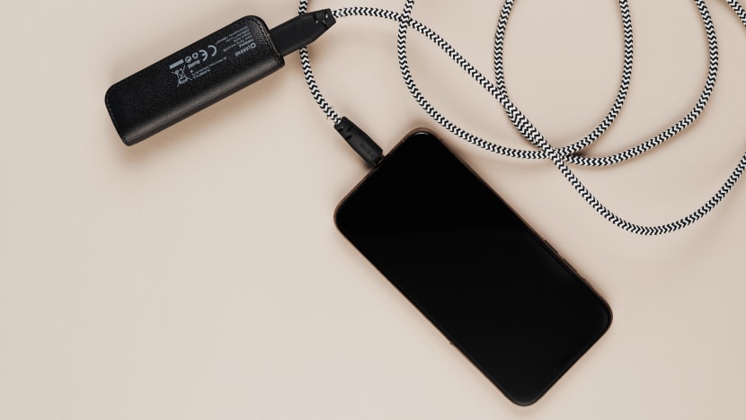 விமானத்தில் வெடித்த power bank - சாதனைத்தைப் பயன்படுத்துவோர் தெரிந்துகொள்ளவேண்டியவை