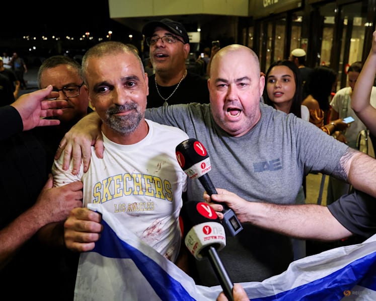 Passengers foil bid to crash Dubai-Tel Aviv flight, Israel says, after co-pilot stabs pilot