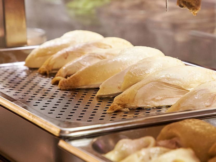 Thailand’s Go-Ang Pratunam Chicken Rice Vs Singapore's Hainanese Chicken Rice — Which Is Better? Thailand’s Go-Ang Pratunam Chicken Rice Vs Singapore's Hainanese Chicken Rice — Which Is Better?