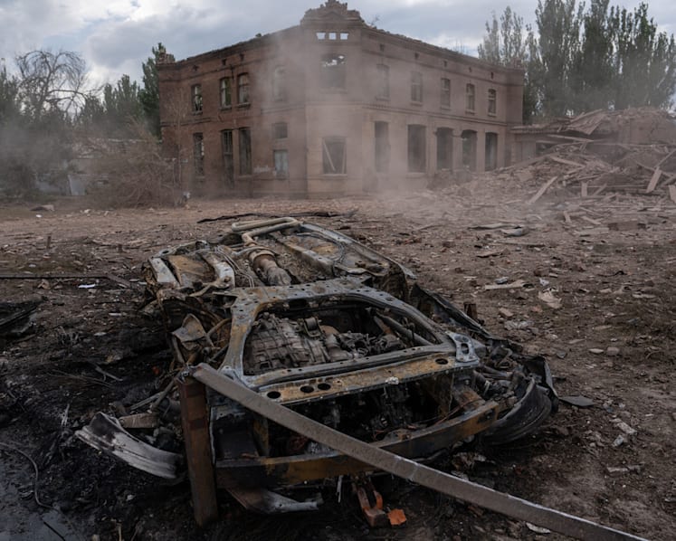 Russia hits arms expo near Kyiv, kills 10: officials Russia hits arms expo near Kyiv, kills 10: officials