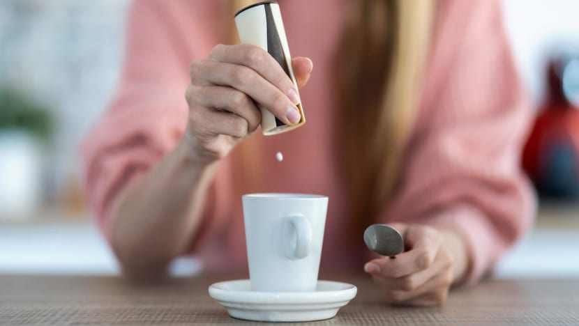 Apakah benar pemanis buatan seperti stevia dan sakarin lebih sehat dari gula?