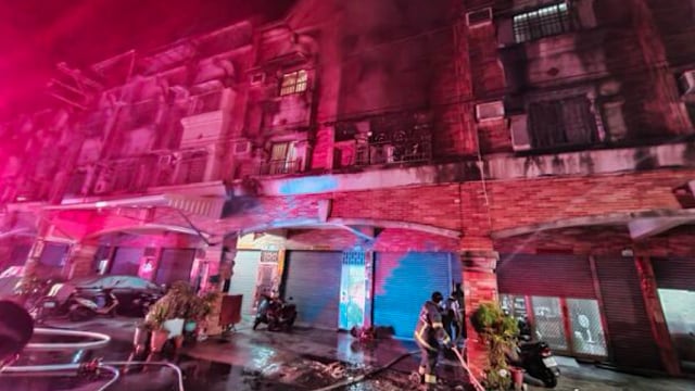 高雄民宅疑气爆起火 男子腹部割伤濺血送院