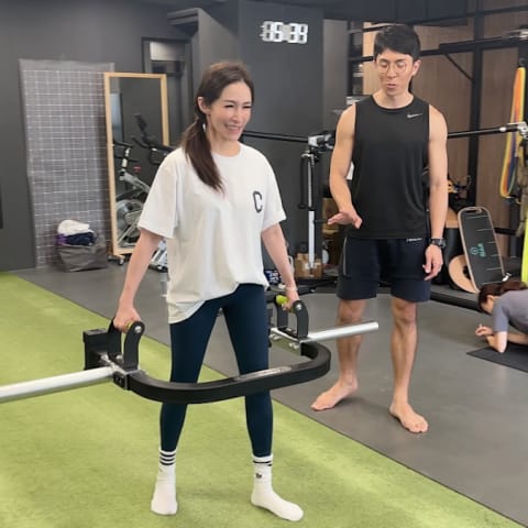 突破极限!萧亚轩髋骨关节骨折5次手术后恢复八成,复健画面首曝!