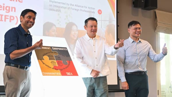 Singapore rolls out initiatives, including orientation programme, to better  integrate new foreign professionals - CNA