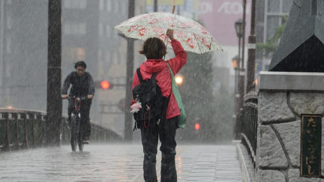 日本九州暴雨引发土崩 至少一人死亡三人失踪