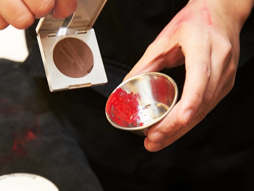 The Only Halloween Make-Up Tutorial You’ll Need (It Only Takes 15 Minutes!)