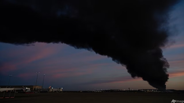 美国联合包裹货机坠毁 死亡人数增至四人