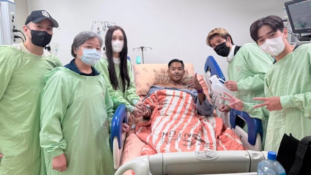 范玮琪加护病房外穿隔离衣被酸摆拍，医生1句话逾2万人赞！