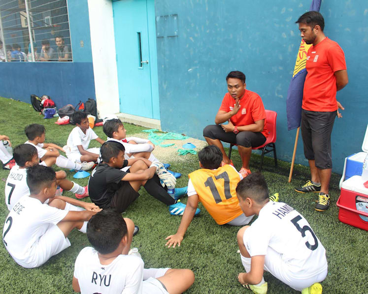 Focus on fundamentals, football fun, scores success for White Sands Primary