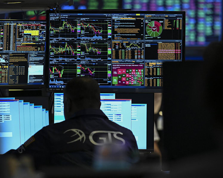 Mixed day for global stocks but oil prices fall along with chip shares