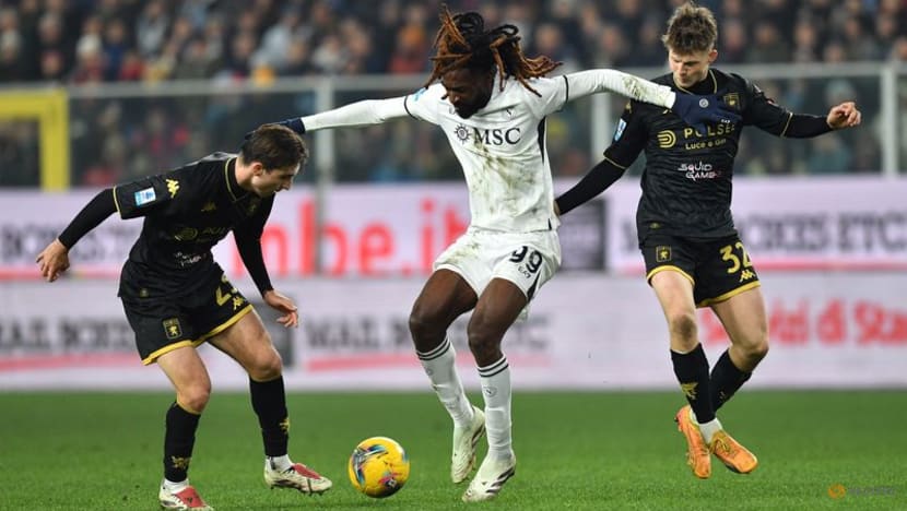 Meret to the rescue as Napoli edge Genoa to reclaim top spot
