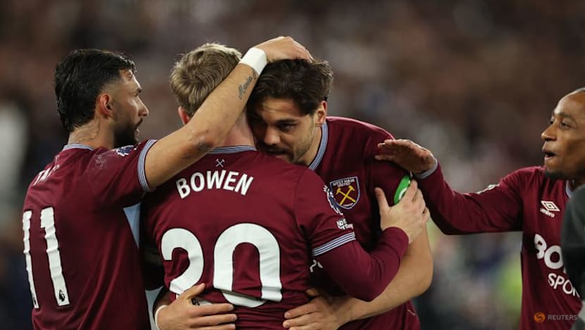West Ham out of relegation zone with 4-0 win over Wolves