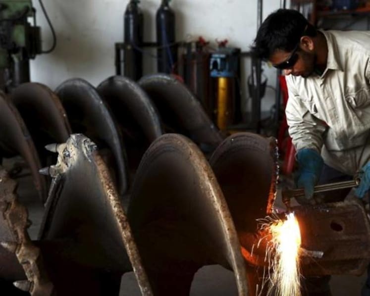 Singapore’s factory activity shrinks to lowest reading since November 2008 amid COVID-19 outbreak