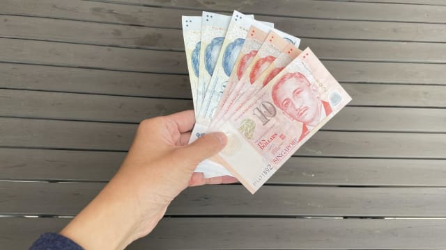 【城市呼吸｜占勇】你给太太零花钱吗？