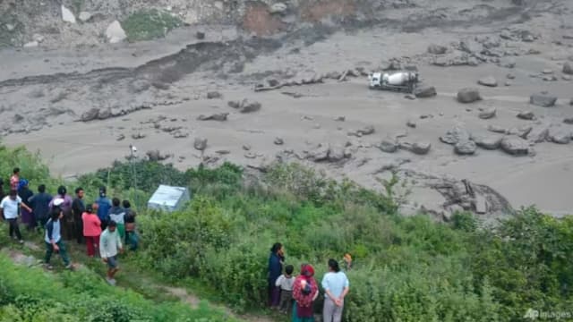 尼泊尔暴雨引发山洪 一人丧命28人下落不明