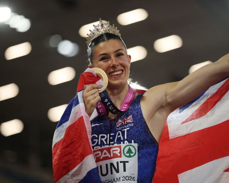 Britain's Hunt completes sprint double with 200m gold at Euro championships