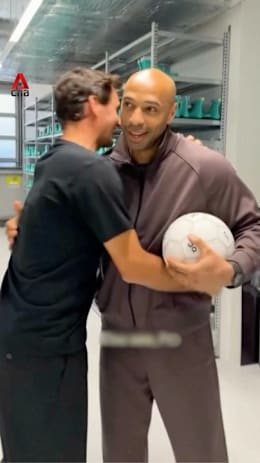 Henry impressed as Federer's 'computer' brain masters football trick 
