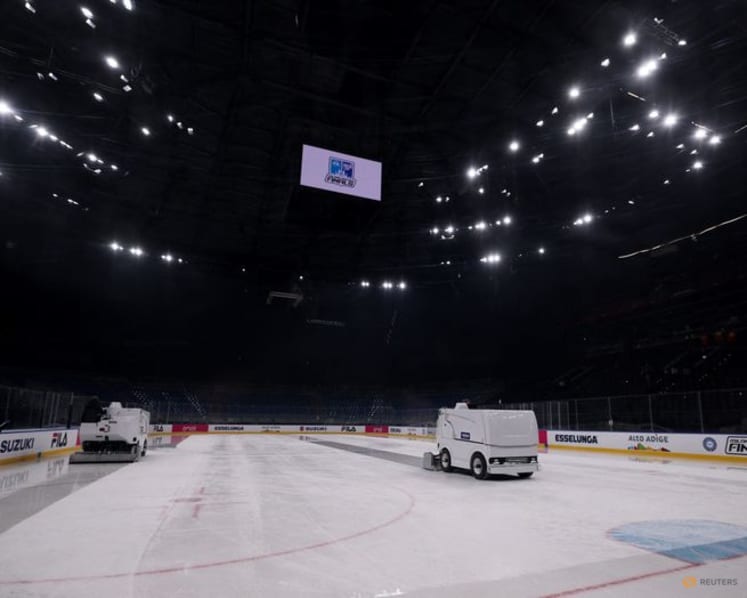 New Milan ice hockey arena wins expert approval after running repair on surface