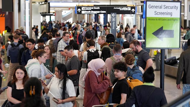 特朗普：若民主党拒通过国土安全部拨款 将派移民执法人员进驻机场